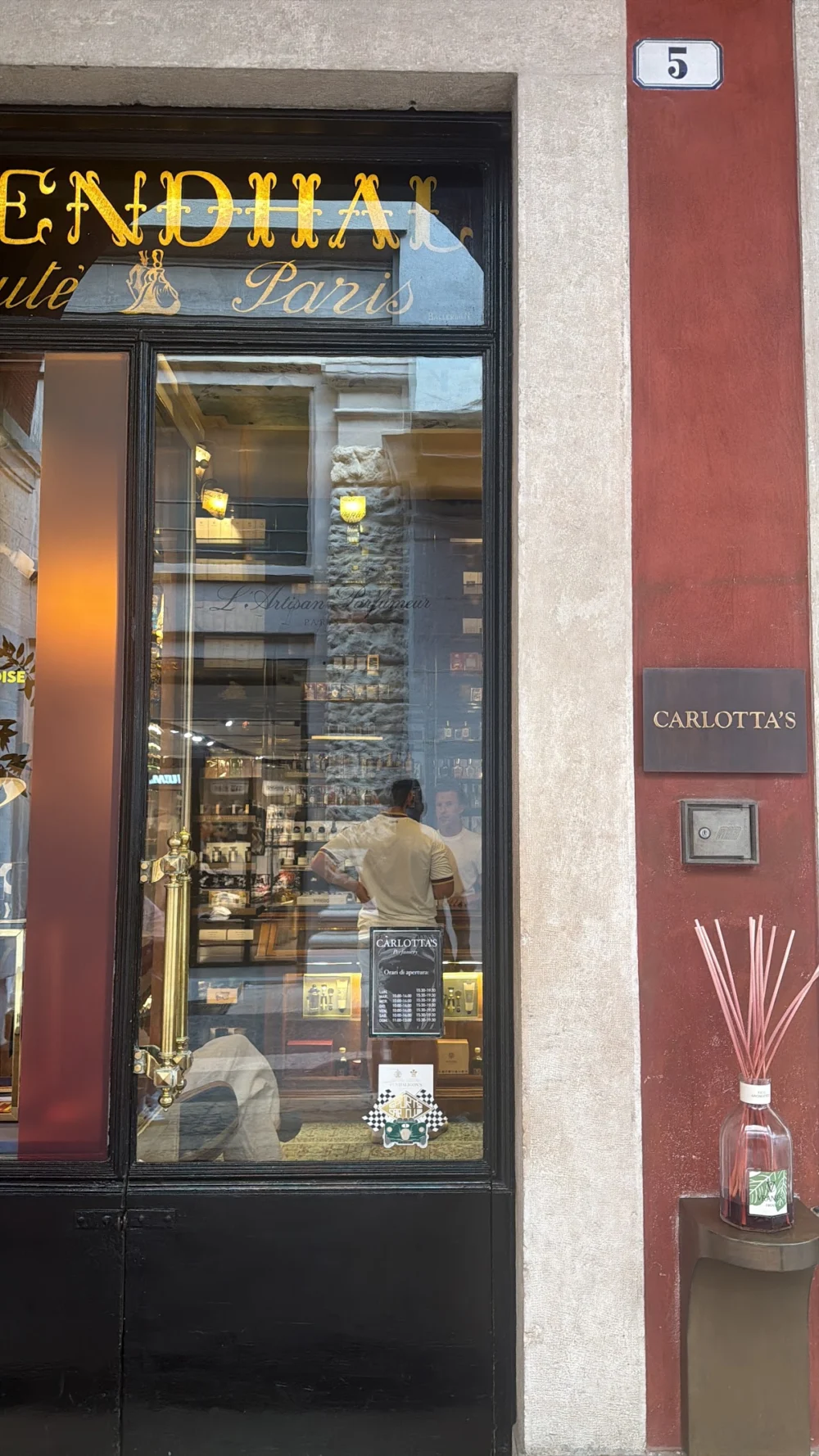 Carlotta'S Beauty Shop