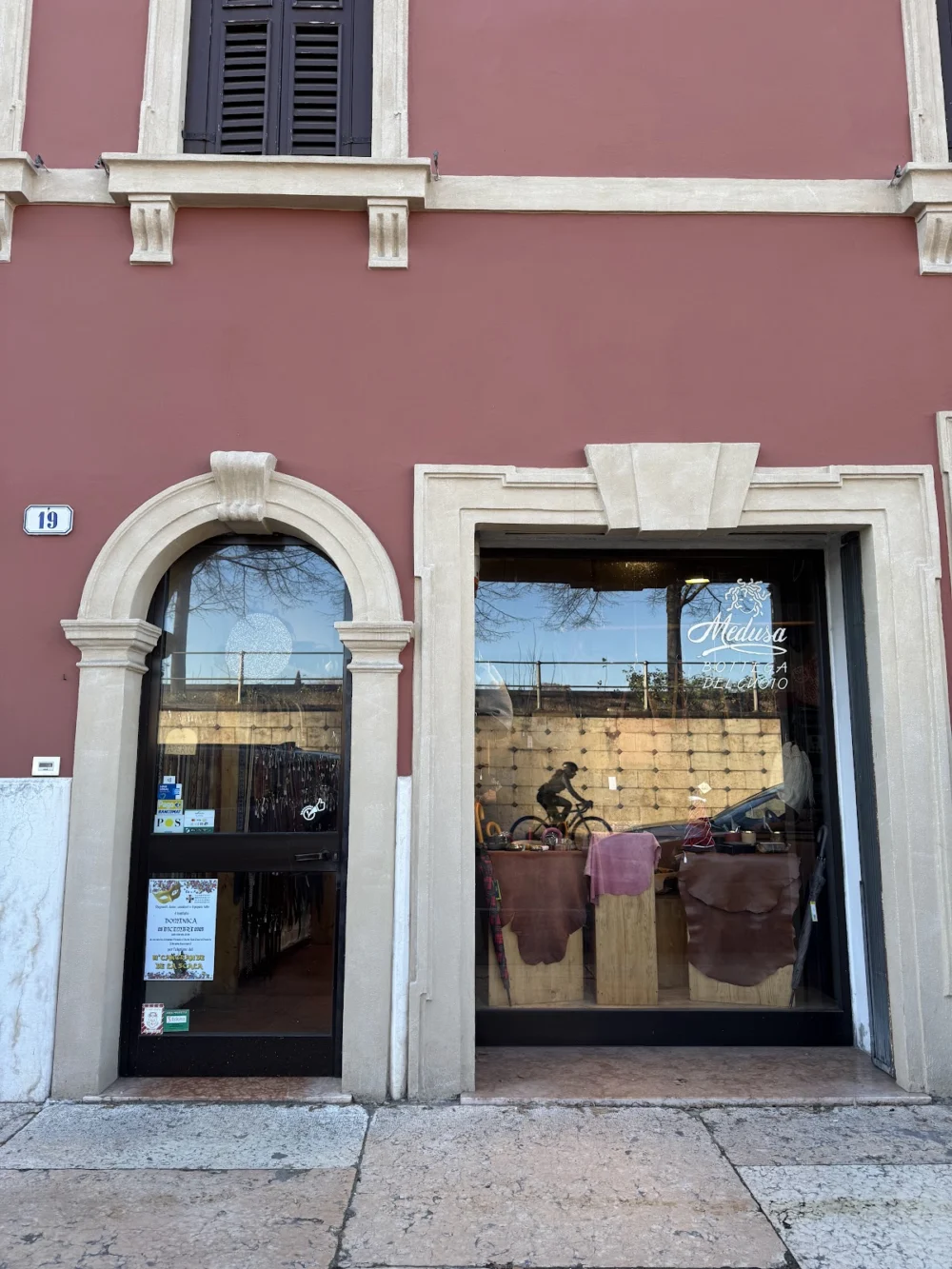 Medusa Bottega del cuoio
