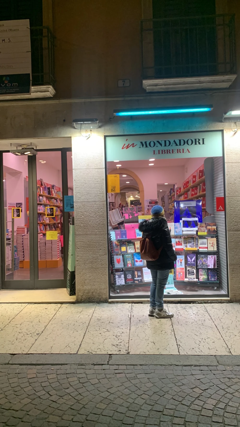 Mondadori Bookstore